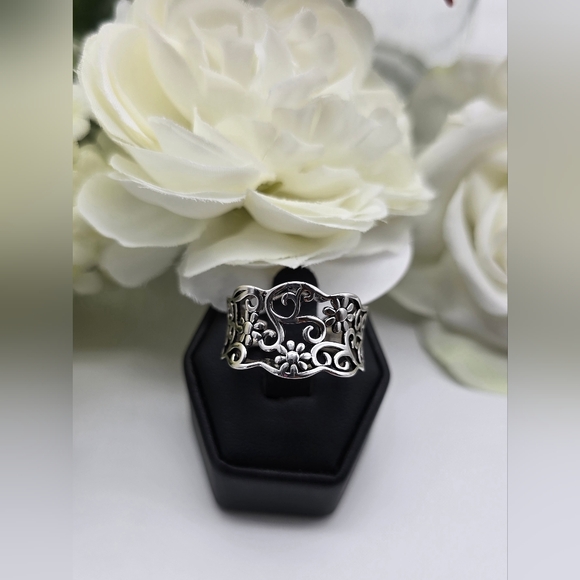 ♥️ CAMELIA STERLING SILVER RING - Picture 8 of 8